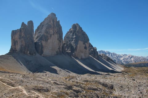 Natural landscape, Hiking, Evening entertainment, Guests, Family