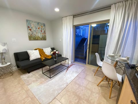 TV and multimedia, Living room, Dining area