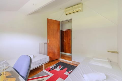 Beautiful House 12 Person 20min Paris - Disney Villa in Chelles