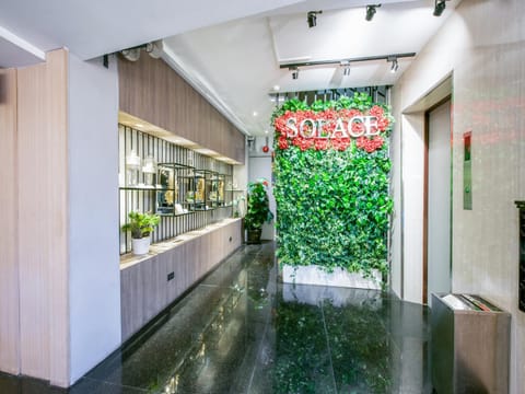 Solace Hotel Hôtel in Makati