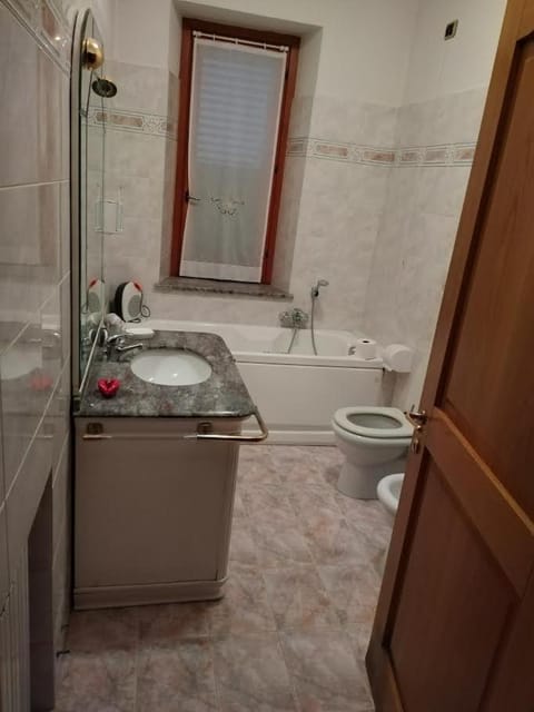 Cocchi house 76 House in Castiglione del Lago