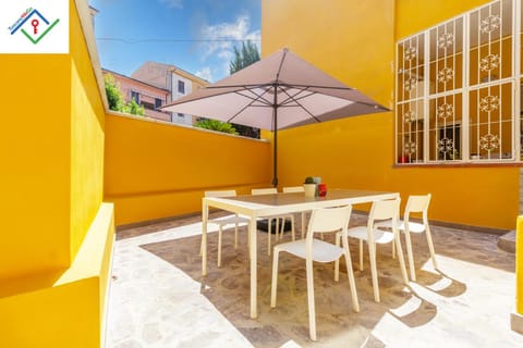 Patio, Dining area
