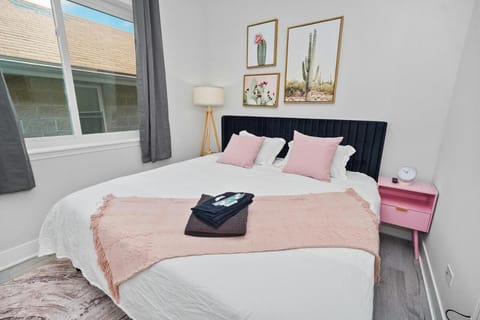 Family-Friendly 3BR Retreat Near Medical District, University of Illinois Chicago & West Loop Apartment in Chicago