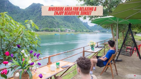 Nearby landmark, People, Natural landscape, Guests, Lake view, Mountain view, River view, group of guests