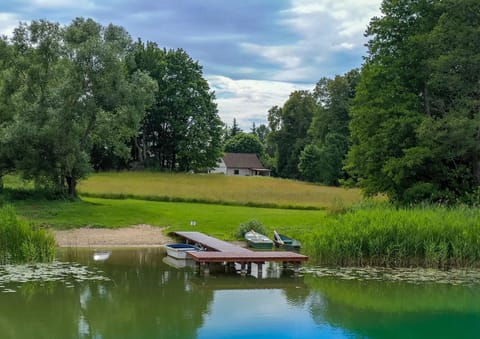 Spring, Day, Natural landscape, Activities, Beach, Lake view