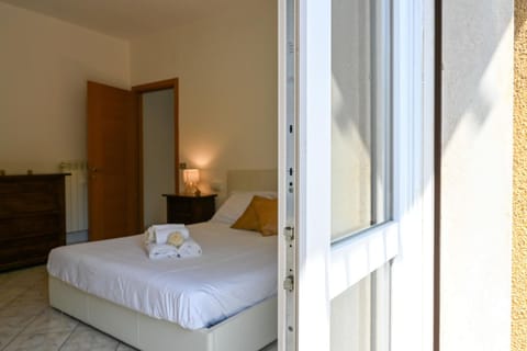 Bed, Photo of the whole room, Bedroom, towels, wardrobe