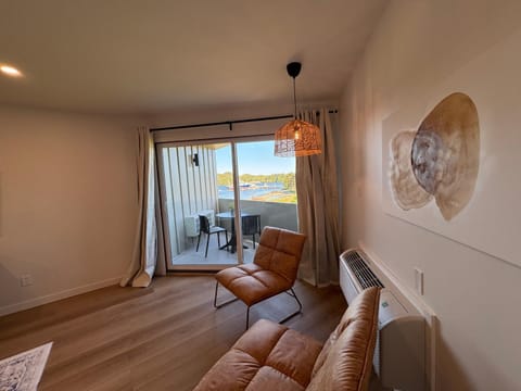 Natural landscape, Seating area