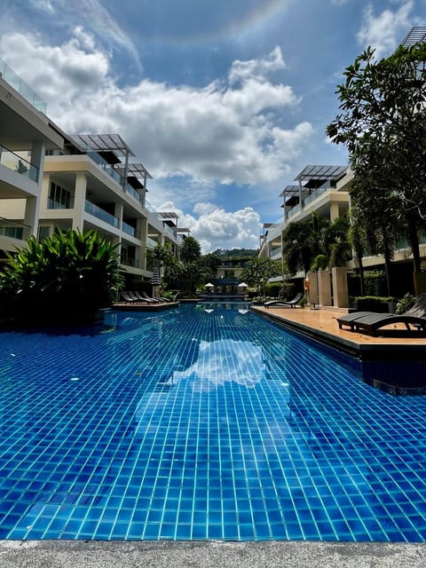 Swimming pool, Swimming pool
