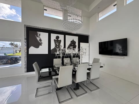 The Monochrome Villa Villa in North Lauderdale