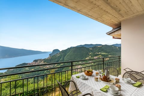 View (from property/room), Balcony/Terrace, Dining area