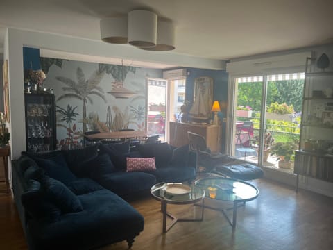 Chambre et salle de bains autonome chez l habitant Vacation rental in Levallois-Perret