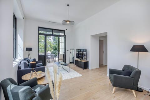 Château de charme - T4 Luxe -Climatisé Apartment in Auvergne-Rhône-Alpes