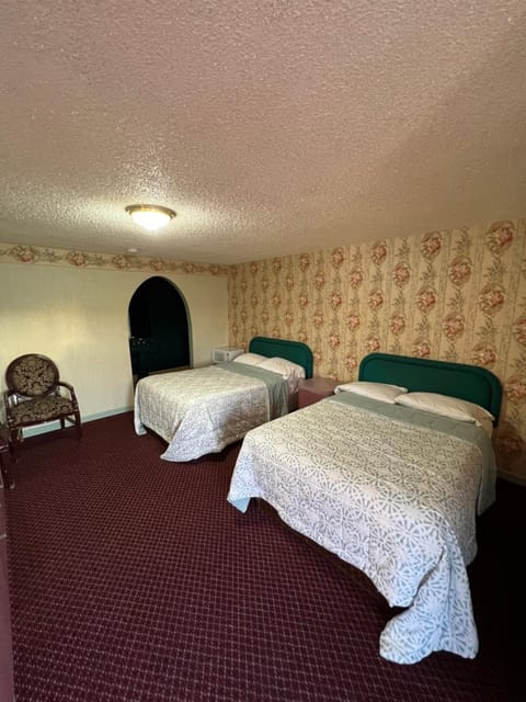 Royal Inn - Neptune Motel in Tinton Falls