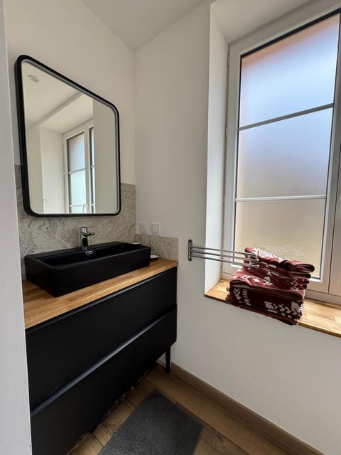 la grotte de l'ours Bed and Breakfast in Chaumont-sur-Tharonne