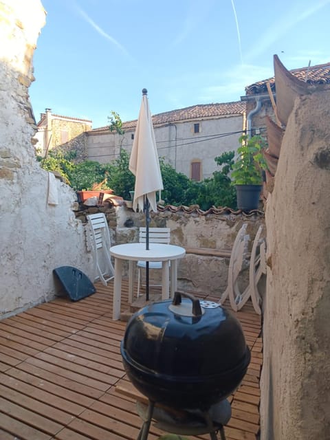 Appartement avec terrasse sur rue piétonne Apartment in Provence-Alpes-Côte d'Azur