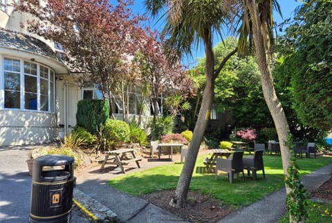 Property building, Seating area