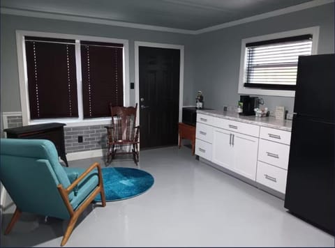 Kitchen or kitchenette, Seating area