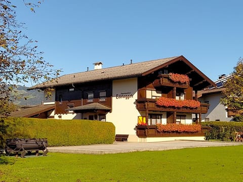 Property building, Spring, Day, Natural landscape, Garden, Garden view