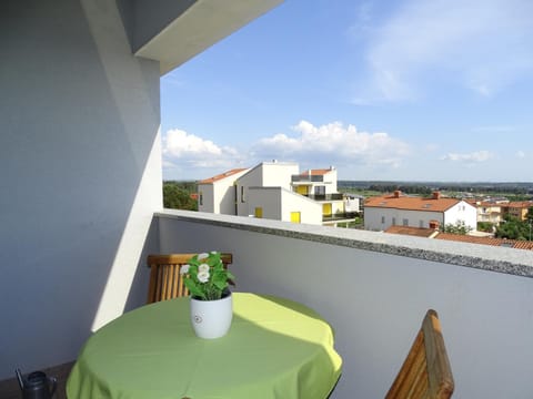 Balcony/Terrace, Street view