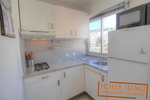 Superbe studio avec terrasse proche plages GOLFE JUAN Apartment in Antibes