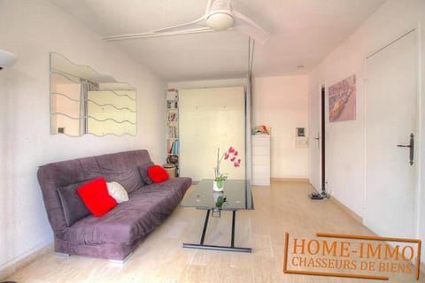 Superbe studio avec terrasse proche plages GOLFE JUAN Apartment in Antibes