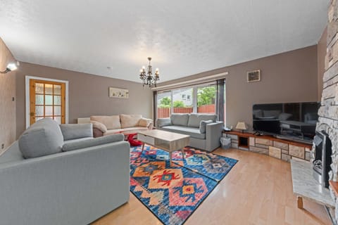 Communal lounge/ TV room, Living room