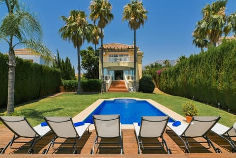 Garden view, Swimming pool, sunbed