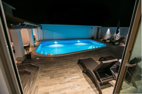 Luxury apartment Elis with private pool Condo in Fažana