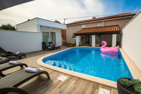 Luxury apartment Elis with private pool Condominio in Fažana