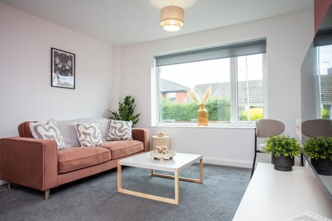 Vacant Nests The Darwin Stylish Wifi House in Hartlepool