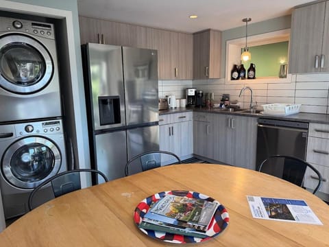 Dining area, dishwasher, washing machine, dryer, kitchen