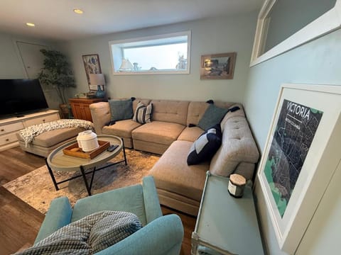 TV and multimedia, Seating area, kitchen