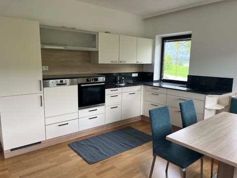 Kitchen or kitchenette, Dining area, dishwasher, stove