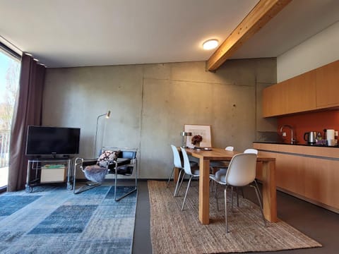 TV and multimedia, Kitchen or kitchenette, Seating area, Dining area