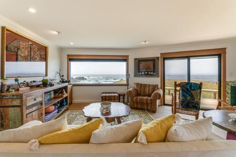 Walk to Beach Luxury Oceanfront Escape in Caspar House in Caspar