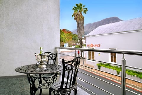 Balcony/Terrace, Mountain view