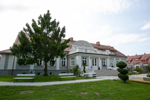 Property building, Garden
