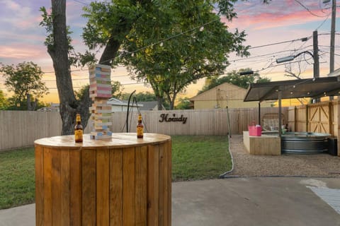 Patio, Garden, Seating area