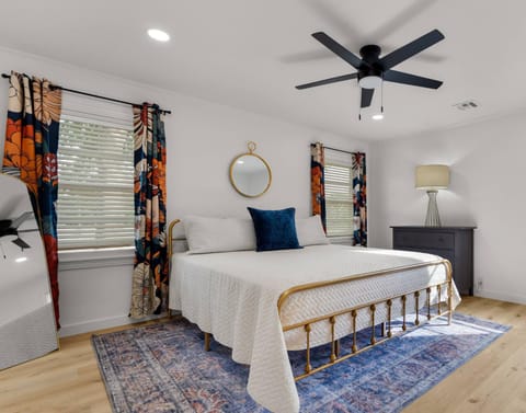 Bed, Bathroom, Decorative detail, Bedroom, flat iron