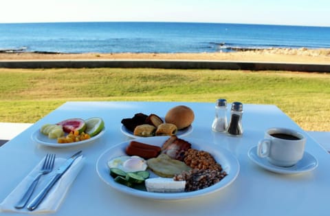 Food and drinks, Sea view, Continental breakfast