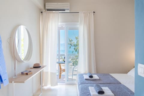 Bedroom, Sea view