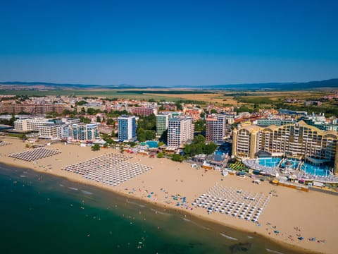 Property building, Day, Bird's eye view, Beach, Sea view, Location