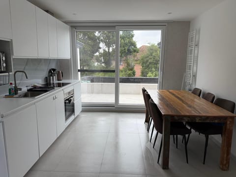 Beautiful house &parking space Apartment in Leuven