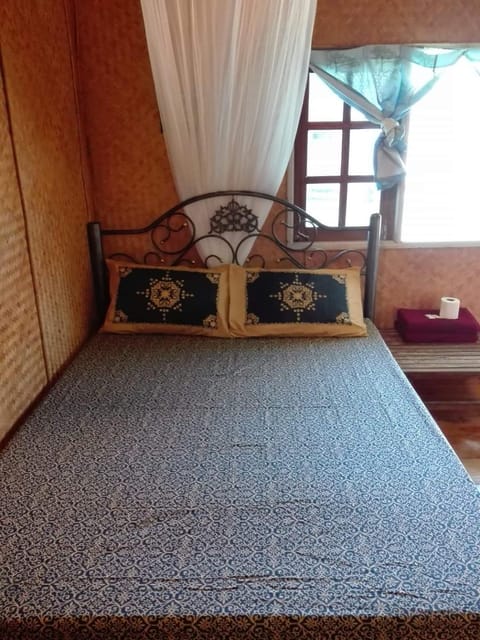 Oceanblue Guesthouse Bed and Breakfast in Koh Chang Tai