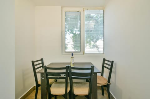 Dining area, Alcoholic drinks