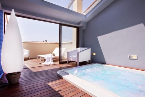 Day, Hot Tub, Balcony/Terrace