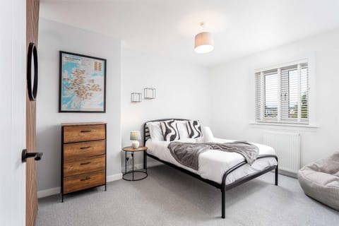 No15 Ellis House - Donnini Apartments House in Kilmarnock