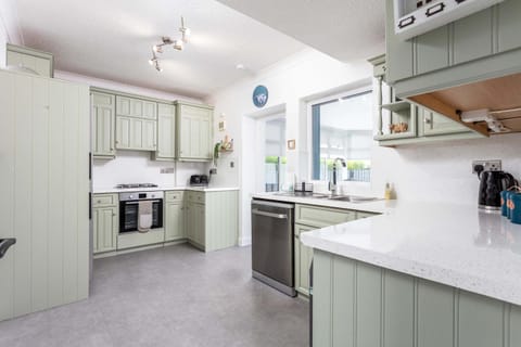 No15 Ellis House - Donnini Apartments House in Kilmarnock