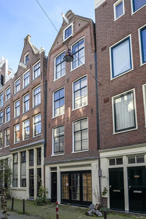 Miss Jordaan for Quiet Travellers Bed and Breakfast in Amsterdam
