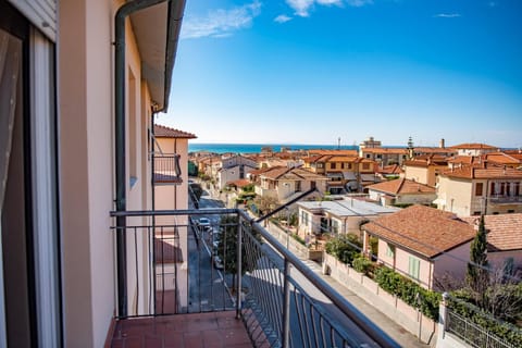 City view, Sea view